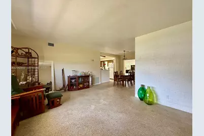 830 SW 64th Pkwy, Pembroke Pines, FL 33023 - Photo 9