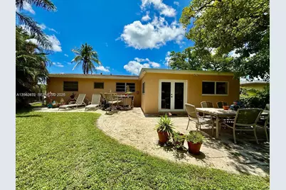 830 SW 64th Pkwy, Pembroke Pines, FL 33023 - Photo 25
