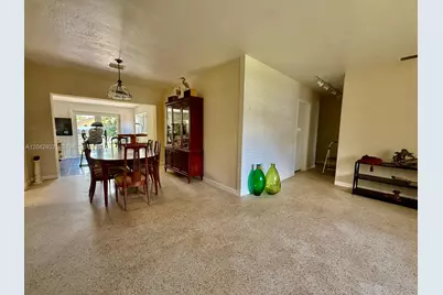 830 SW 64th Pkwy, Pembroke Pines, FL 33023 - Photo 5