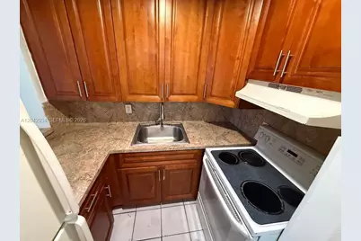 4370 NW 11th St #214, Miami, FL 33126 - Photo 3