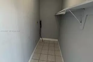 6070 W 19th Ave, Hialeah, FL 33012 - Photo 11