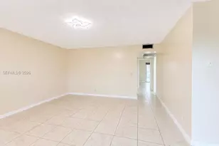 301 SW 135th Ave, Pembroke Pines, FL 33027 - Photo 5