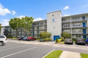 301 SW 135th Ave, Pembroke Pines, FL 33027 - Photo 1