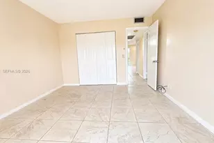 301 SW 135th Ave, Pembroke Pines, FL 33027 - Photo 17