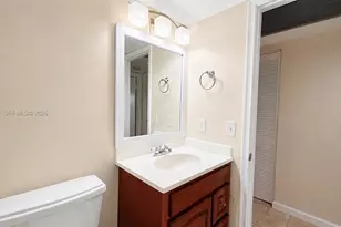301 SW 135th Ave, Pembroke Pines, FL 33027 - Photo 19