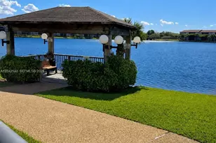 301 SW 135th Ave, Pembroke Pines, FL 33027 - Photo 33