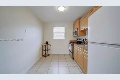 427 SW 6th St #4, Miami, FL 33130 - Photo 5