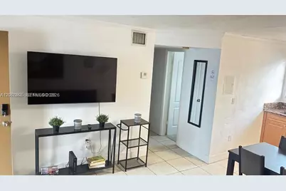 427 SW 6th St #4, Miami, FL 33130 - Photo 7