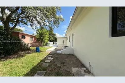 980 NE 146th St, North Miami, FL 33161 - Photo 39