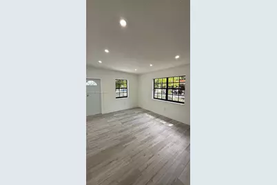980 NE 146th St, North Miami, FL 33161 - Photo 11