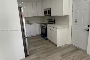 980 NE 146th St, North Miami, FL 33161 - Photo 17