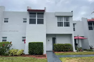 9401 Evergreen Pl, Davie, FL 33324 - Photo 1