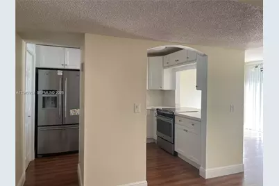 9401 Evergreen Pl #103, Davie, FL 33324 - Photo 7
