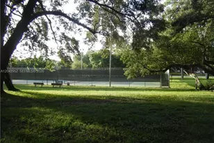 9401 Evergreen Pl, Davie, FL 33324 - Photo 15