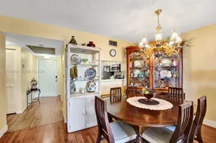 1000 Colony Point Cir, Pembroke Pines, FL 33026 - Photo 5