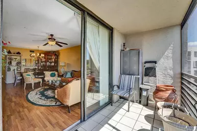 1000 Colony Point Cir #422, Pembroke Pines, FL 33026 - Photo 43
