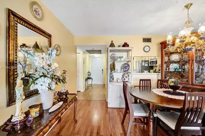 1000 Colony Point Cir #422, Pembroke Pines, FL 33026 - Photo 27
