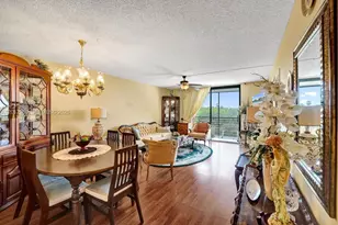 1000 Colony Point Cir, Pembroke Pines, FL 33026 - Photo 1