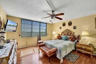 1000 Colony Point Cir, Pembroke Pines, FL 33026 - Photo 7