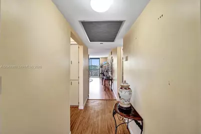 1000 Colony Point Cir #422, Pembroke Pines, FL 33026 - Photo 17
