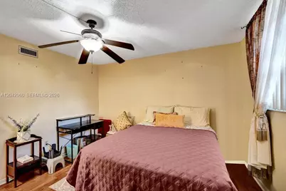 1000 Colony Point Cir #422, Pembroke Pines, FL 33026 - Photo 39
