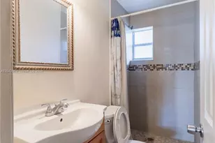 9265 SW 38th St, Miami, FL 33165 - Photo 9