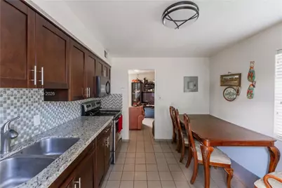 9265 SW 38th St, Miami, FL 33165 - Photo 5