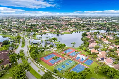 18156 NW 66th Ct, Hialeah, FL 33015 - Photo 23