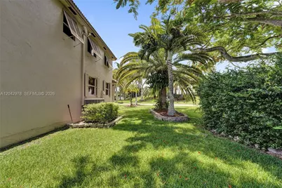 16091 La Costa Dr, Weston, FL 33326 - Photo 5