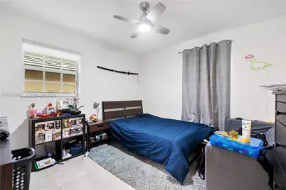 9161 N Lake Park Cir N, Davie, FL 33328 - Photo 15