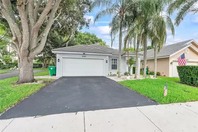 9161 Lake Park Cir N, Davie, FL 33328 - Photo 1