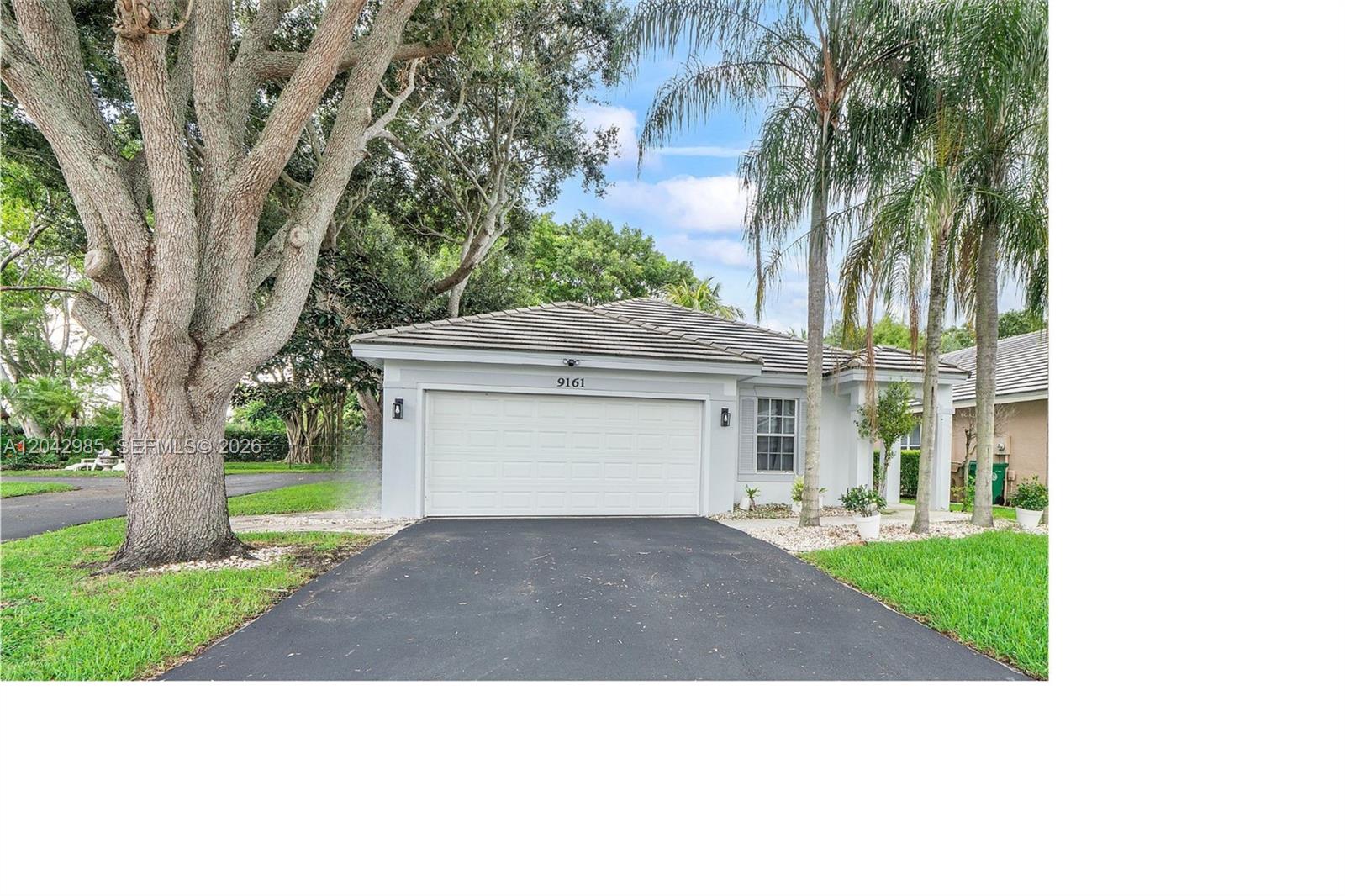 9161 Lake Park Cir N main architectural view