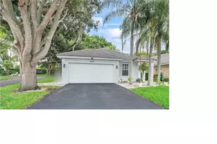 9161 Lake Park Cir N, Davie, FL 33328 - Photo 1