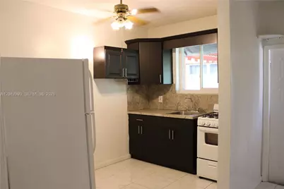 11512 NW 58th Ave, Hialeah, FL 33012 - Photo 31