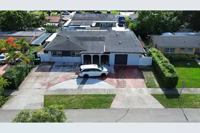11512 NW 58th Ave, Hialeah, FL 33012 - Photo 1