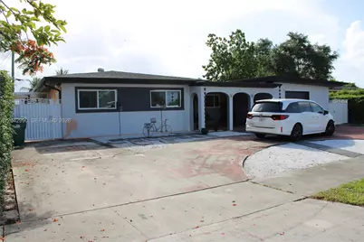 11512 NW 58th Ave, Hialeah, FL 33012 - Photo 3