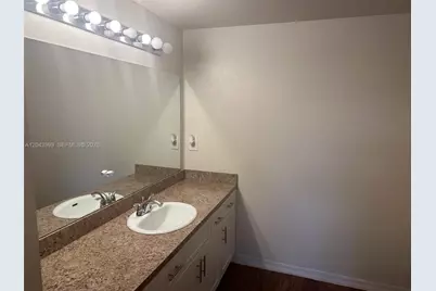 11600 SW 2nd St #18207, Pembroke Pines, FL 33025 - Photo 7