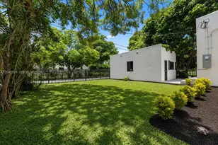 1020 NW 49th St, Miami, FL 33127 - Photo 23