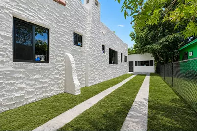 1020 NW 49th St, Miami, FL 33127 - Photo 35