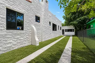 1020 NW 49th St, Miami, FL 33127 - Photo 35