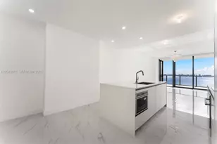 700 NE 24th St, Miami, FL 33137 - Photo 25