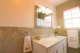 1698 SW 20th St, Miami, FL 33145 - Photo 15