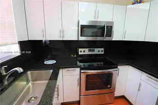 1698 SW 20th St, Miami, FL 33145 - Photo 11