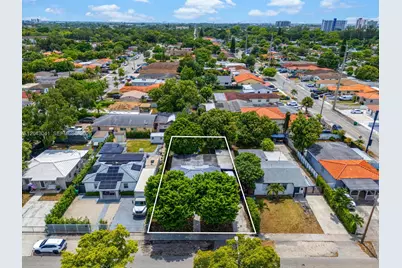 270 NW 51st Ave, Miami, FL 33126 - Photo 7