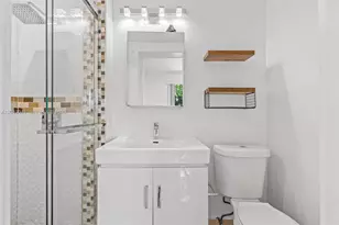 270 NW 51st Ave, Miami, FL 33126 - Photo 23
