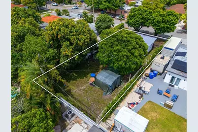 270 NW 51st Ave, Miami, FL 33126 - Photo 39