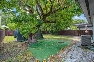 270 NW 51st Ave, Miami, FL 33126 - Photo 37