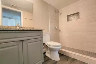 251 Palm Cir W, Pembroke Pines, FL 33025 - Photo 11