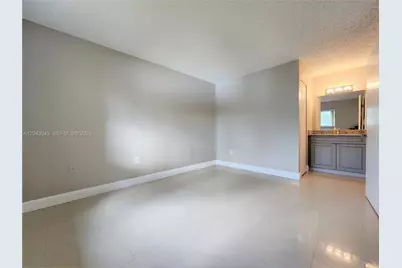251 Palm Cir W #204, Pembroke Pines, FL 33025 - Photo 13