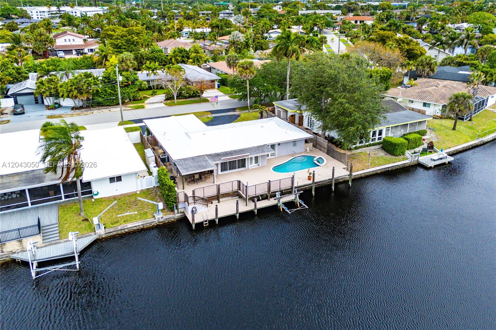 2832 NW 10th Ave - 2832 NW 10th Ave, Wilton Manors, FL 33311 Luxury Property | Jose Angel Pina